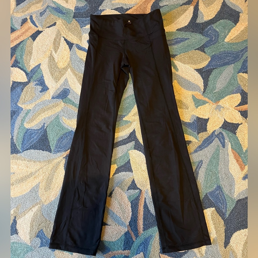 Athleta straight leg black leggings. Size XS petite